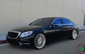 Mercedes S class on 22x9 22x10.5 RoadForce RF15 Silver Machine face 