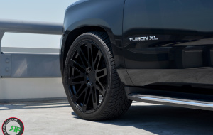 GMC Yukon on 24x10 RoadForce RF24 Gloss black finish