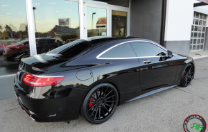 Mercedes S550 coupe on 22x9 22x10.5 RoadForce RF15 gloss black