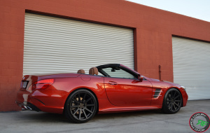 Mercedes-Benz SL550 on 20x9 & 20x10.5 on RoadForce RF10 luxury wheels