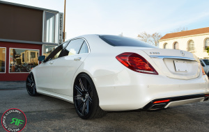 Mercedes S550 on 22x9 22x10.5 RoadForce RF11