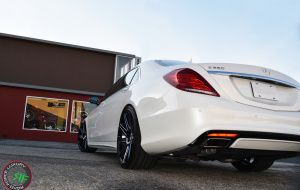 Mercedes S550 on 22x9 22x10.5 RoadForce RF11